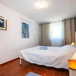 Five-bedroom In Novigrad