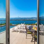 Five-bedroom In Novigrad Novigrad (Dalmatia)