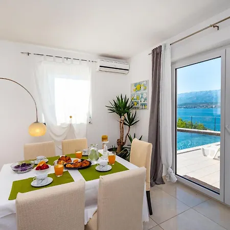 Сasa de vacaciones Stunning In Novigrad With House Sea View