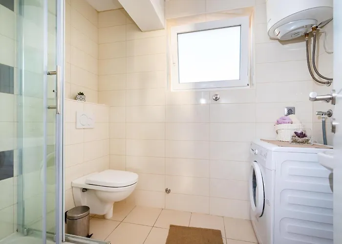 Дом отдыха Five-bedroom In Novigrad *