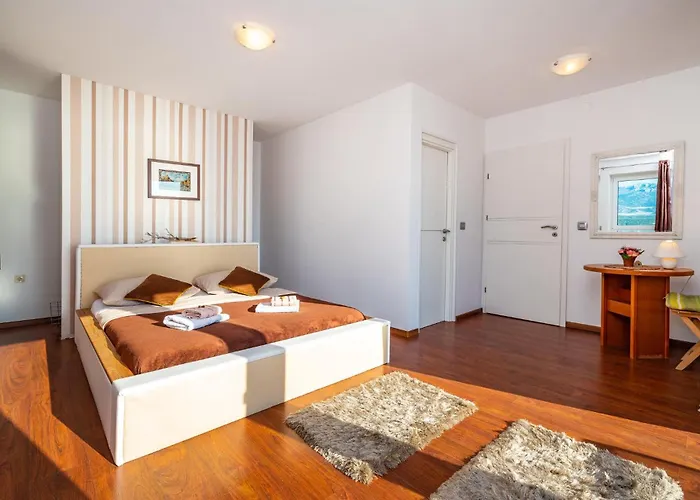 Дом отдыха Five-bedroom In Novigrad *
