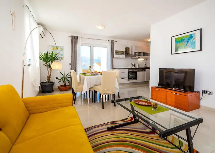 Five-bedroom In Novigrad Дом отдыха