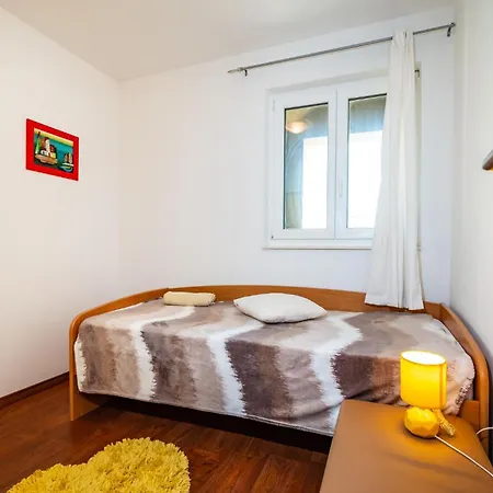 Five-bedroom In Novigrad Novigrad (Dalmatia)
