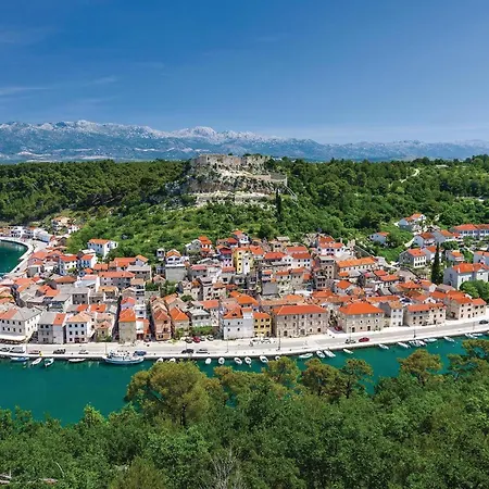 Five-bedroom In Novigrad Дом отдыха *