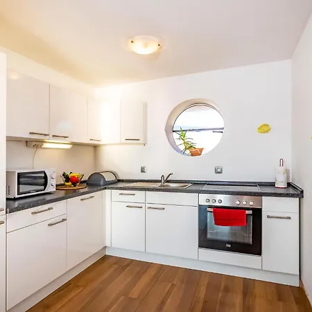 Vakantiehuis Five-bedroom In Novigrad Novigrad (Dalmatia)