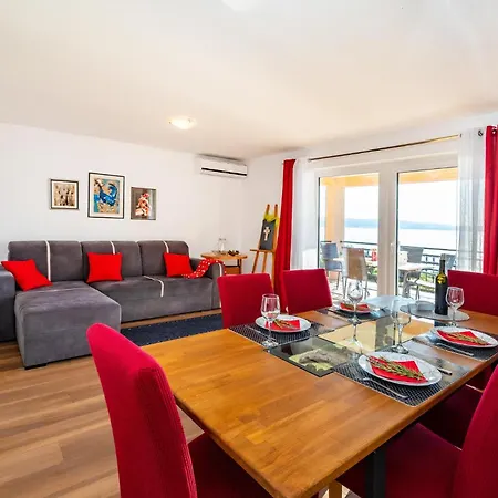 Five-bedroom In Novigrad Vakantiehuis
