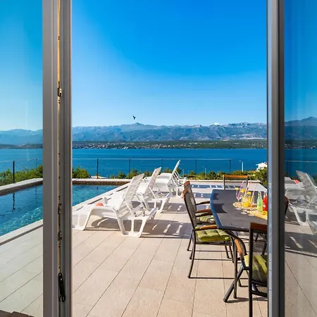 Five-bedroom In Novigrad Novigrad (Dalmatia)