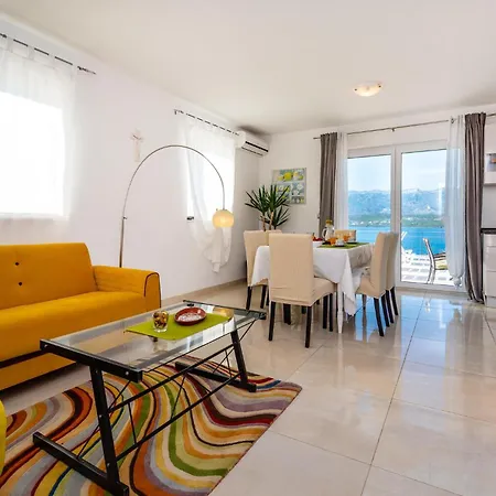 Five-bedroom In Novigrad * Novigrad (Dalmatia)