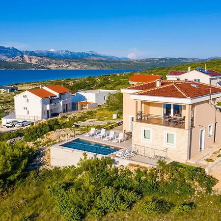 Дом отдыха Five-bedroom In Novigrad *