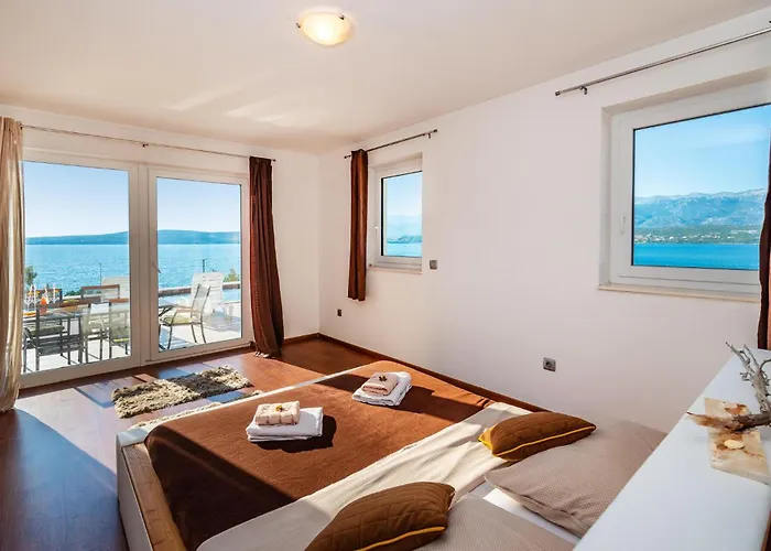 Five-bedroom In Novigrad