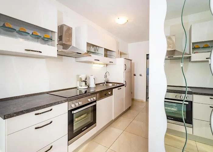 Дом отдыха Five-bedroom In Novigrad *