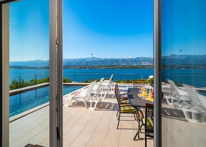 Five-bedroom In Novigrad Новиград-Далмация