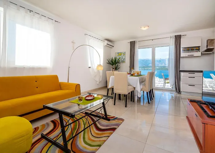 Five-bedroom In Novigrad * Новиград-Далмация