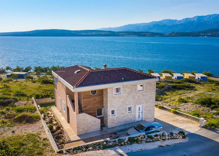 Five-bedroom In Novigrad *