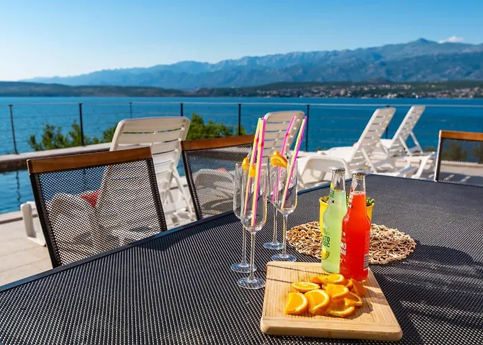 Дом отдыха Five-bedroom In Novigrad